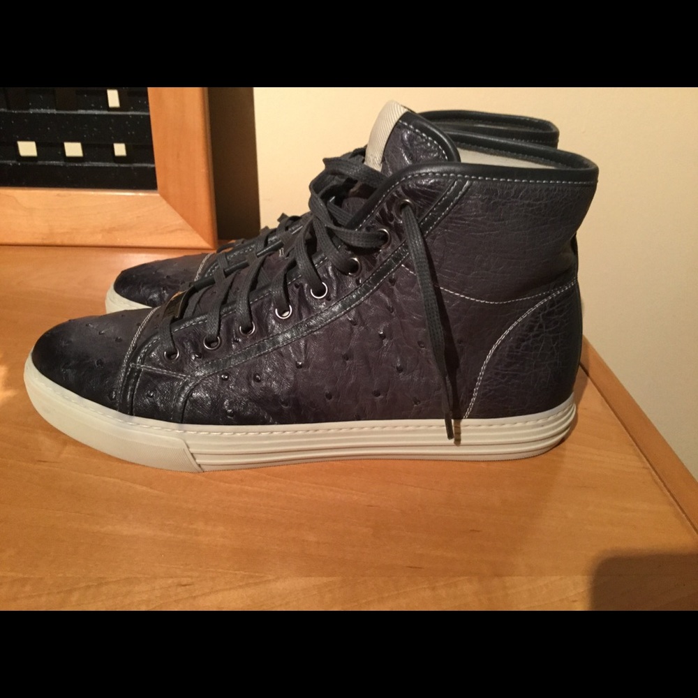 Gucci hi top embossed leather black sneakers 9G - Picture 1 of 7